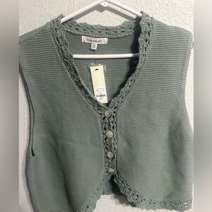 Francesca’s Cropped green vest